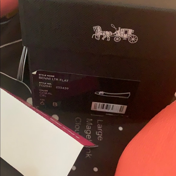 Coach In Handbag bundle Fussia Pink Color - Picture 12 of 16